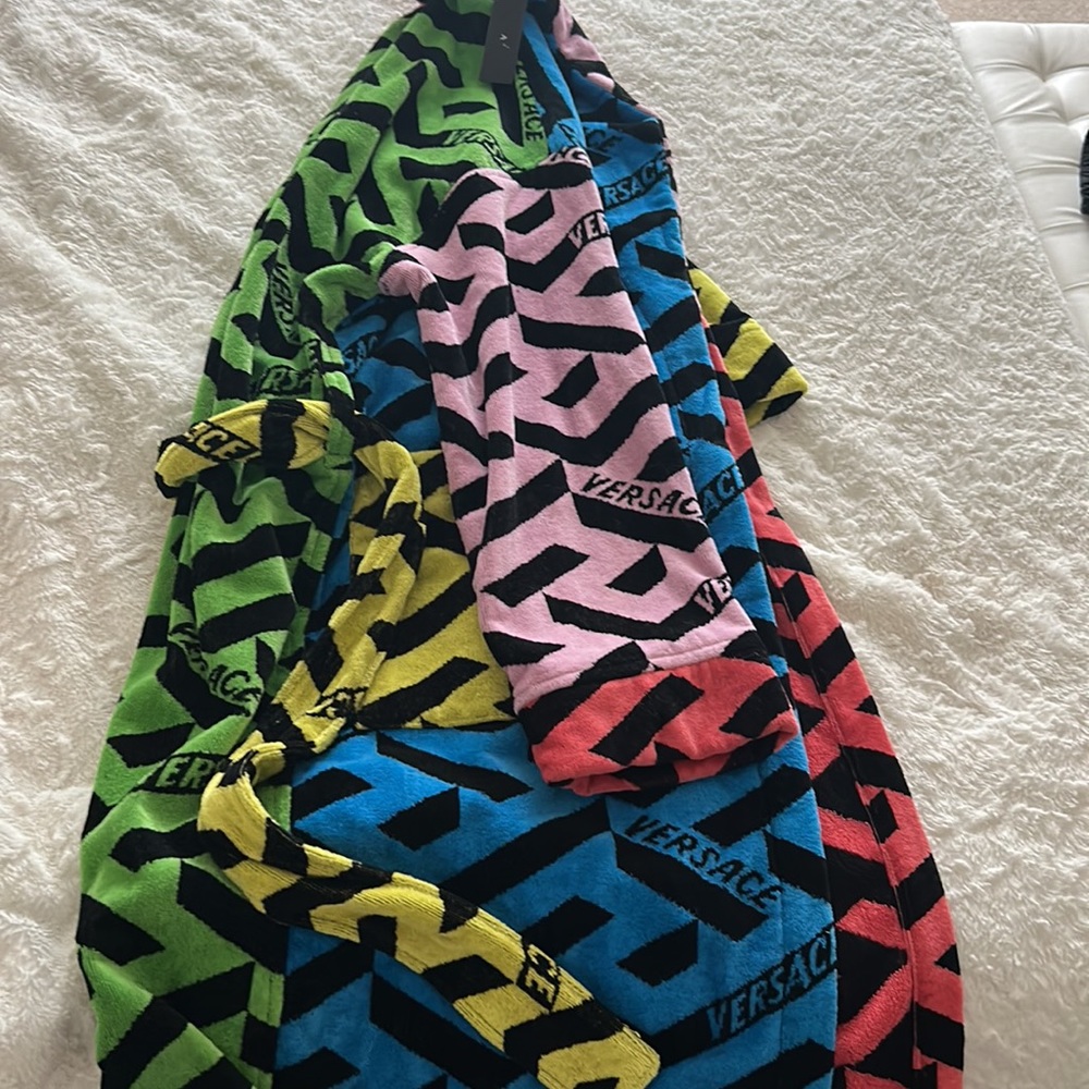 Versace Robe - Picture 2 of 3